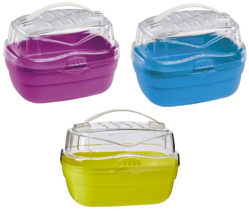 Plastová prepravka pre malé živočíchy. Rozmery: 20 × 16 × 13,5 cm.